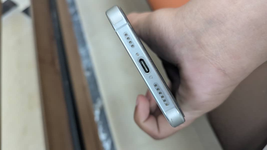 iphone 16 pro max 6