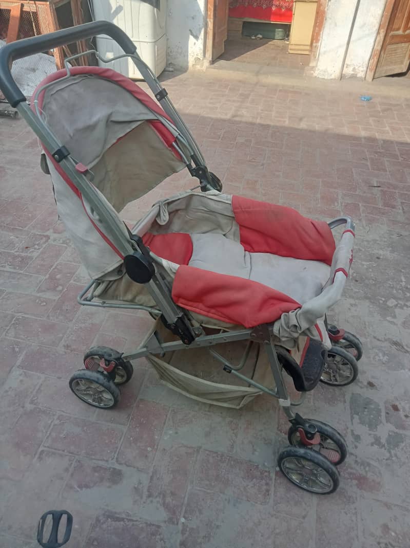 بچے کی پرام 1