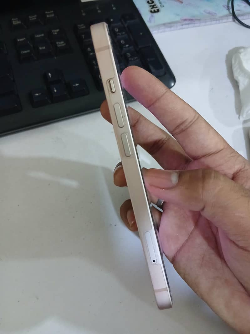 IPhone 13 2