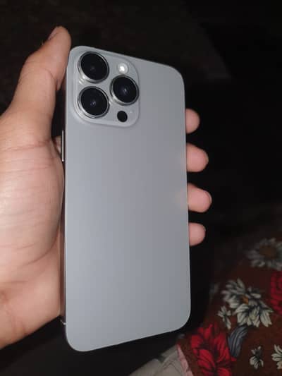 iPhone 15 pro max natural ( Titanium)
