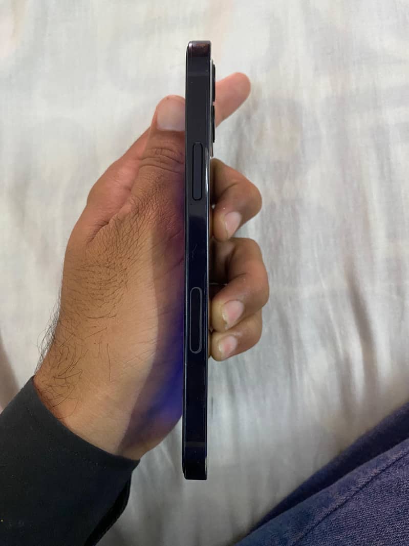 iPhone 12 1