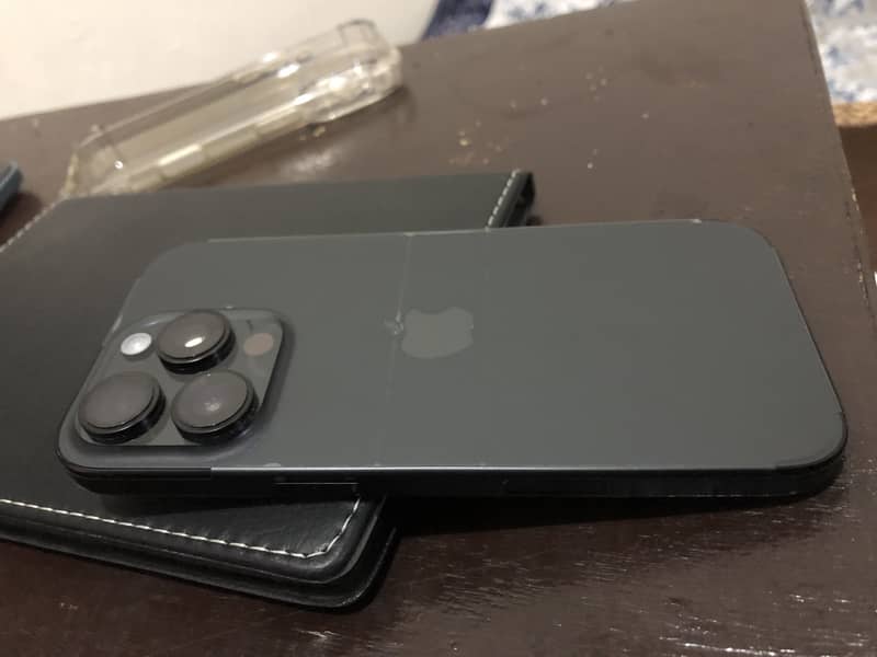 iphone 16 pro 0