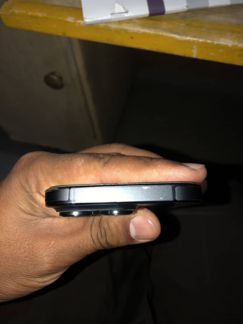iphone 16 pro 3