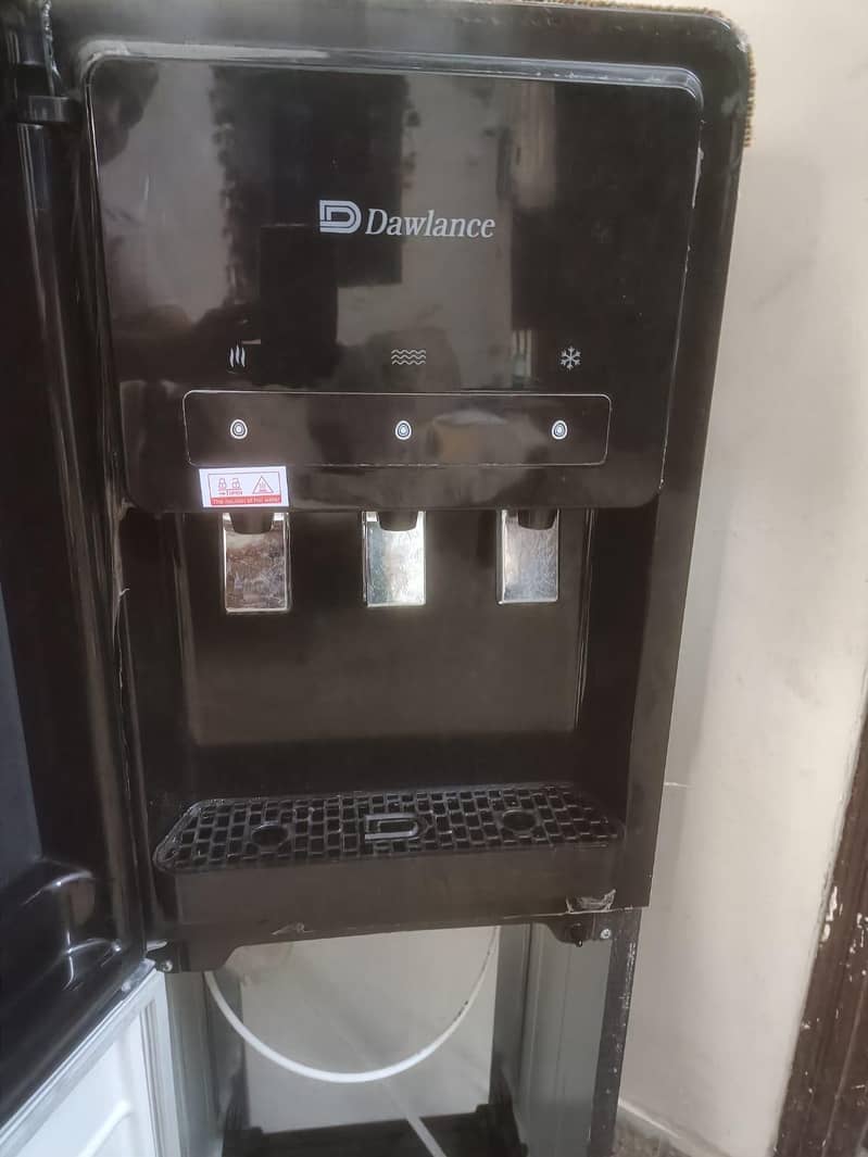 Dispenser bottom load 2