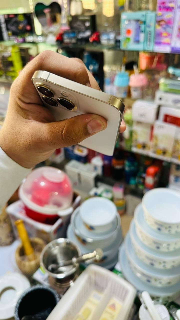 IPHONE 13 PRO MAX 4