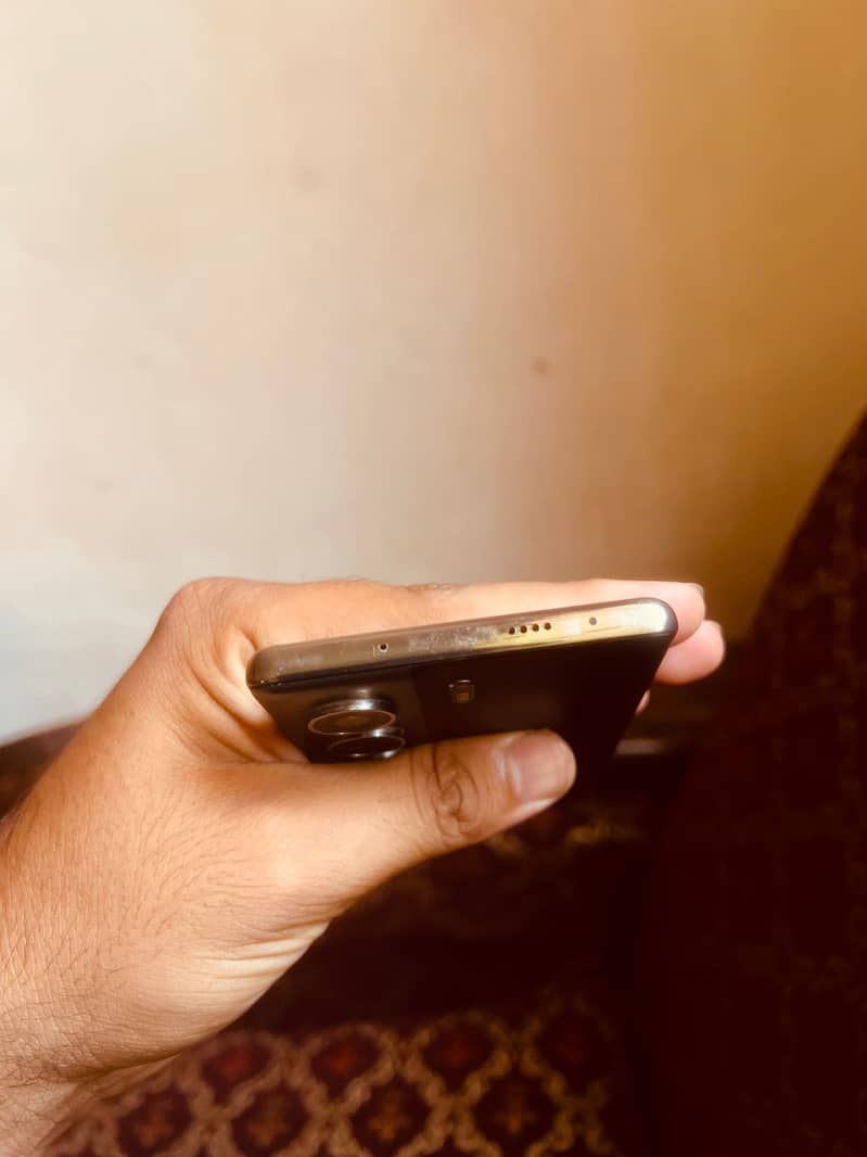 Tecno CAMON 40 Pro 0