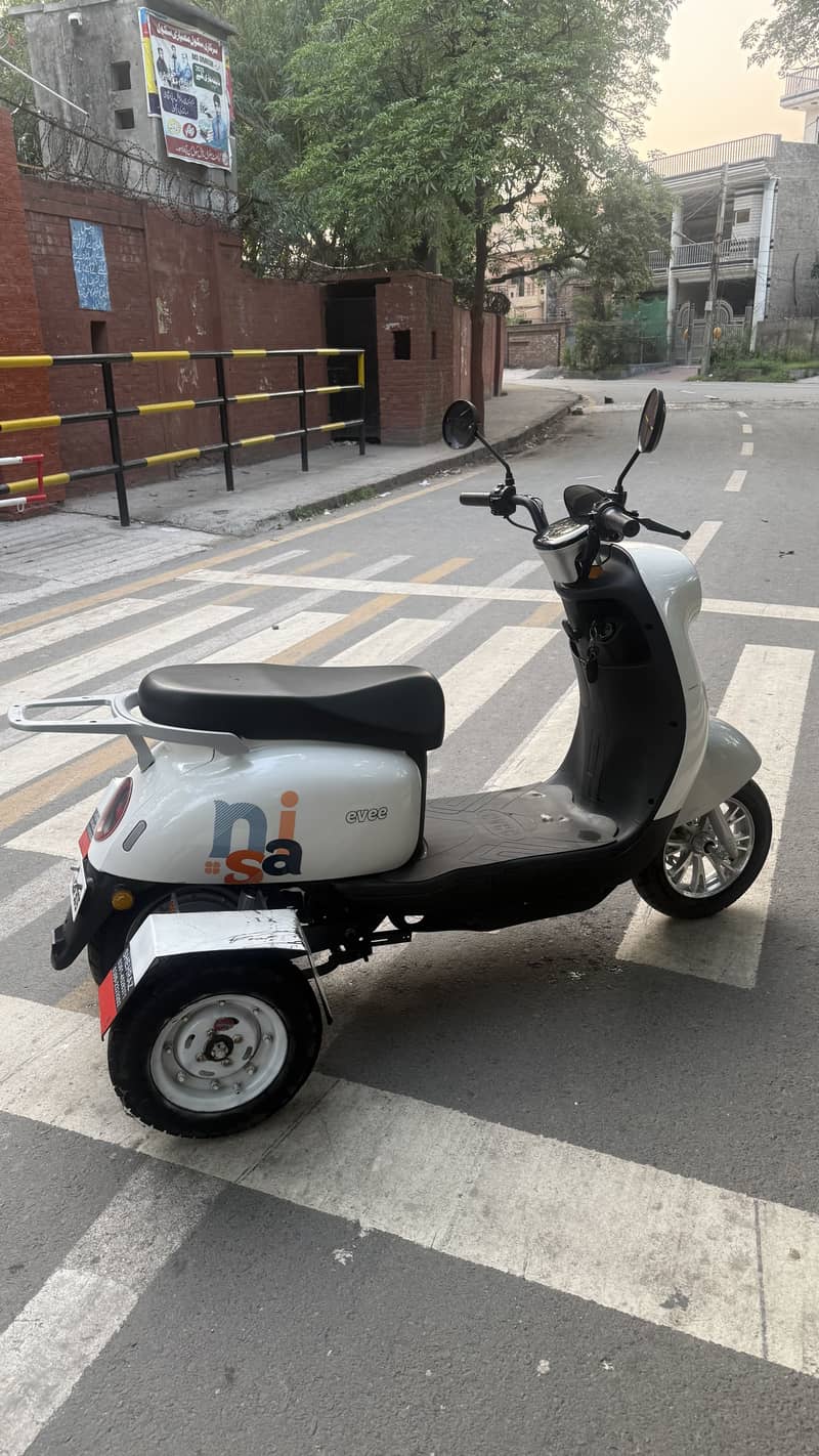 Evee C1 1