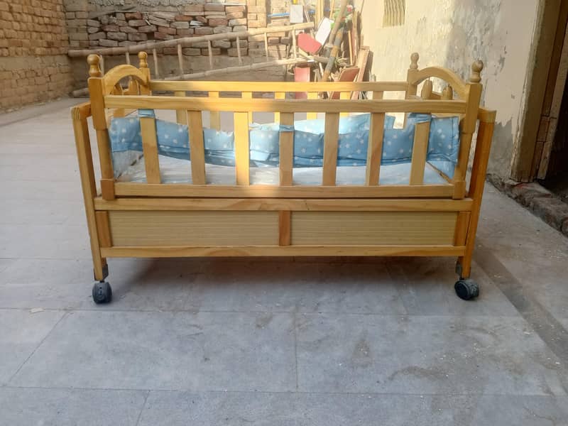 Baby cot 2