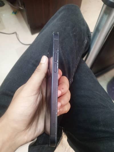 I phone 12  64Gb Minor dont on screen waterpack