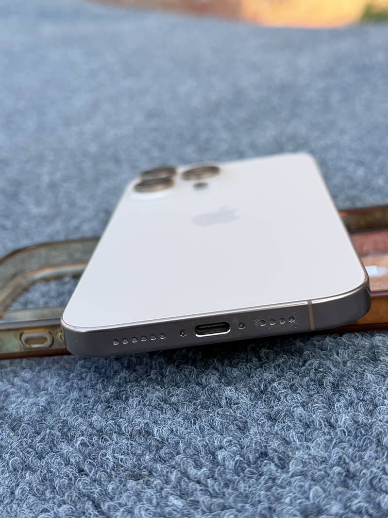 IPhone 16 pro max 1