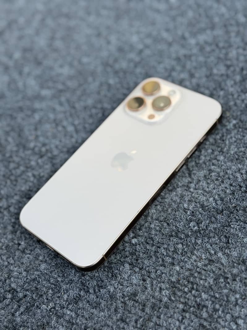 IPhone 16 pro max 3