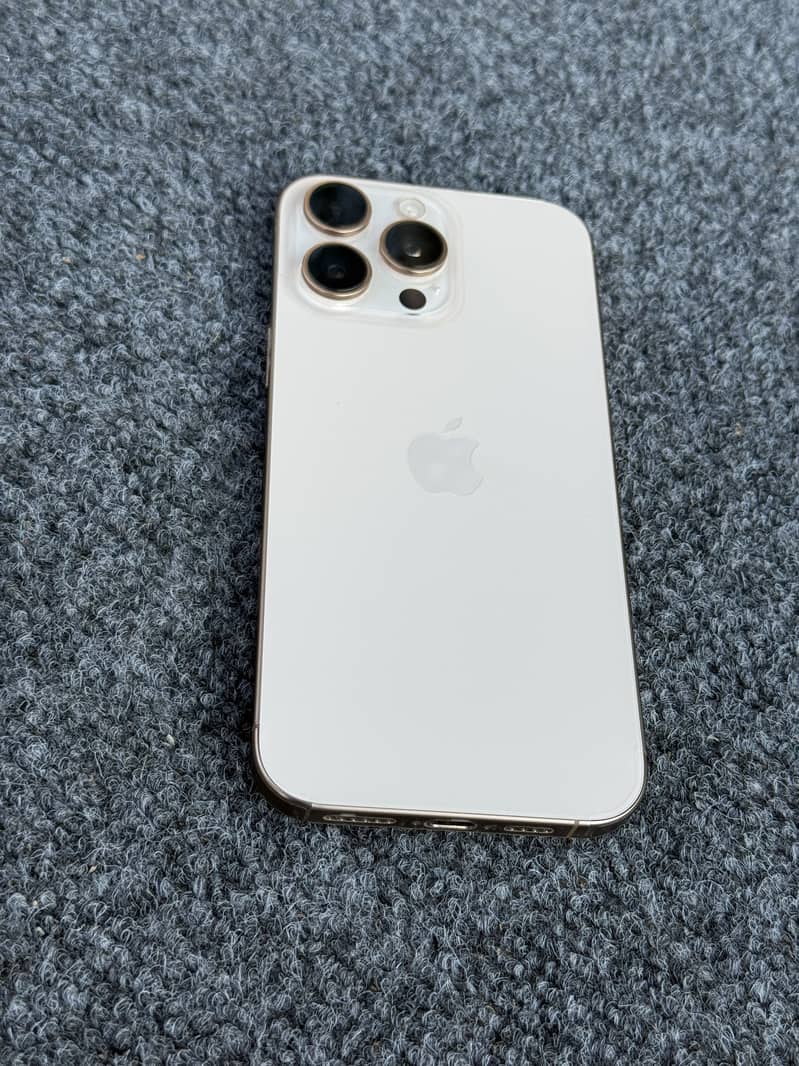 IPhone 16 pro max 6