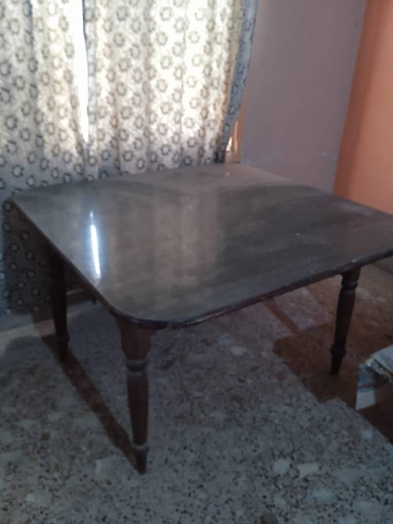 Dining Table 0