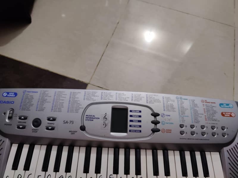Casio keyboard SA75 1