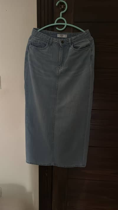 Alma’s denim skirt