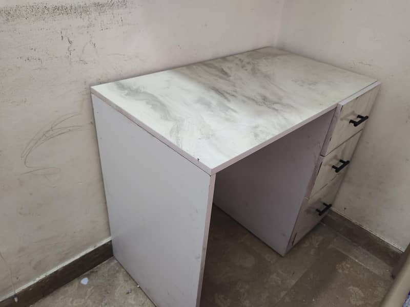 Computer table 2