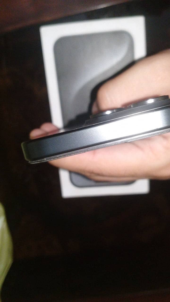 iPhone 15 pro 6