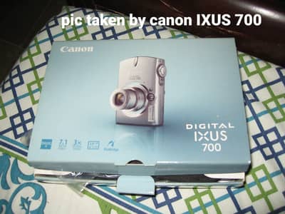 Canon Digital IXUS 700 camera