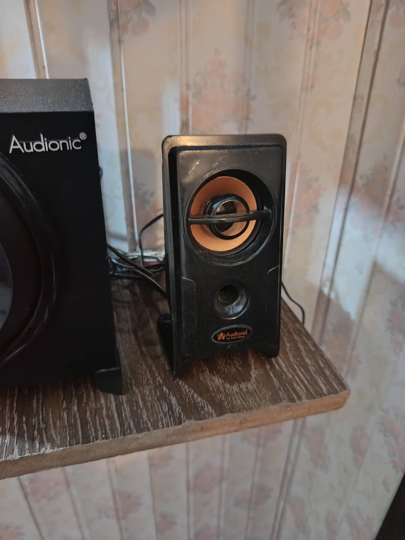 Audionic Speakers 4