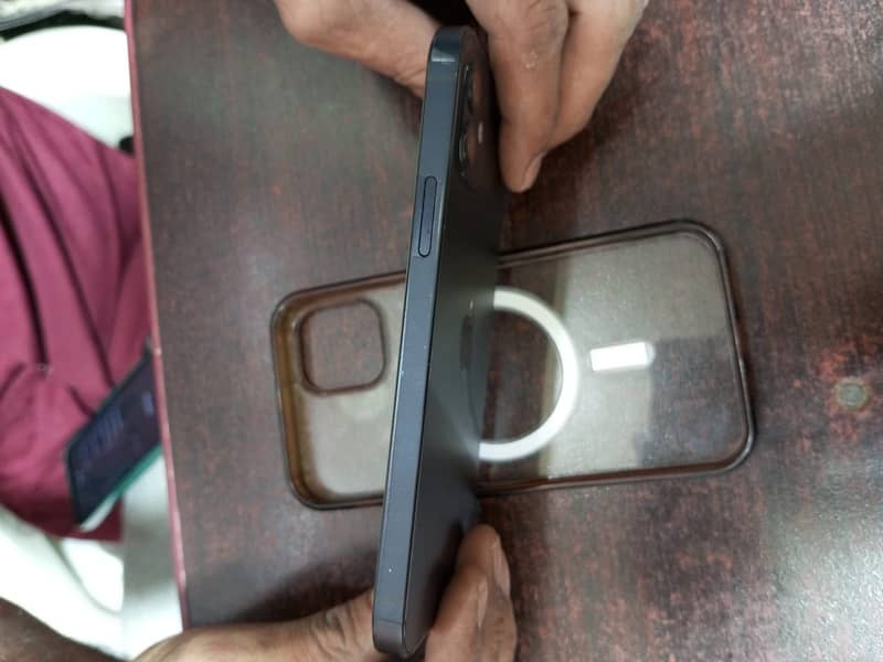 iPhone 12 1