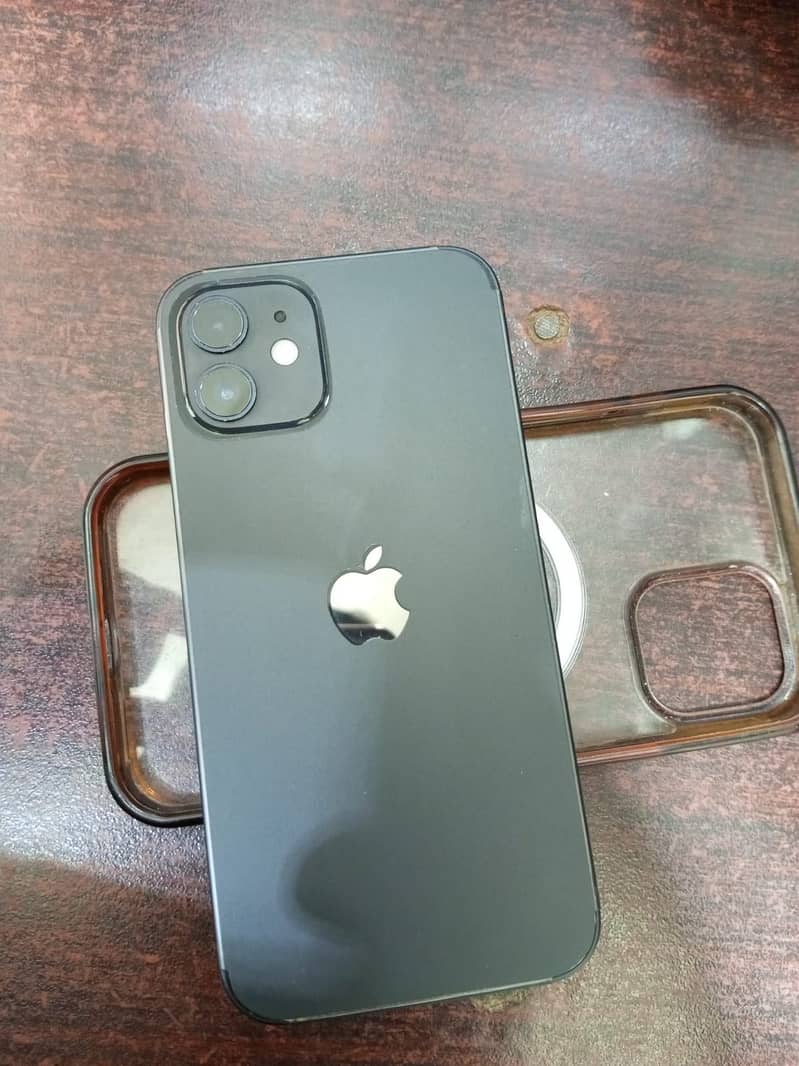 iPhone 12 4