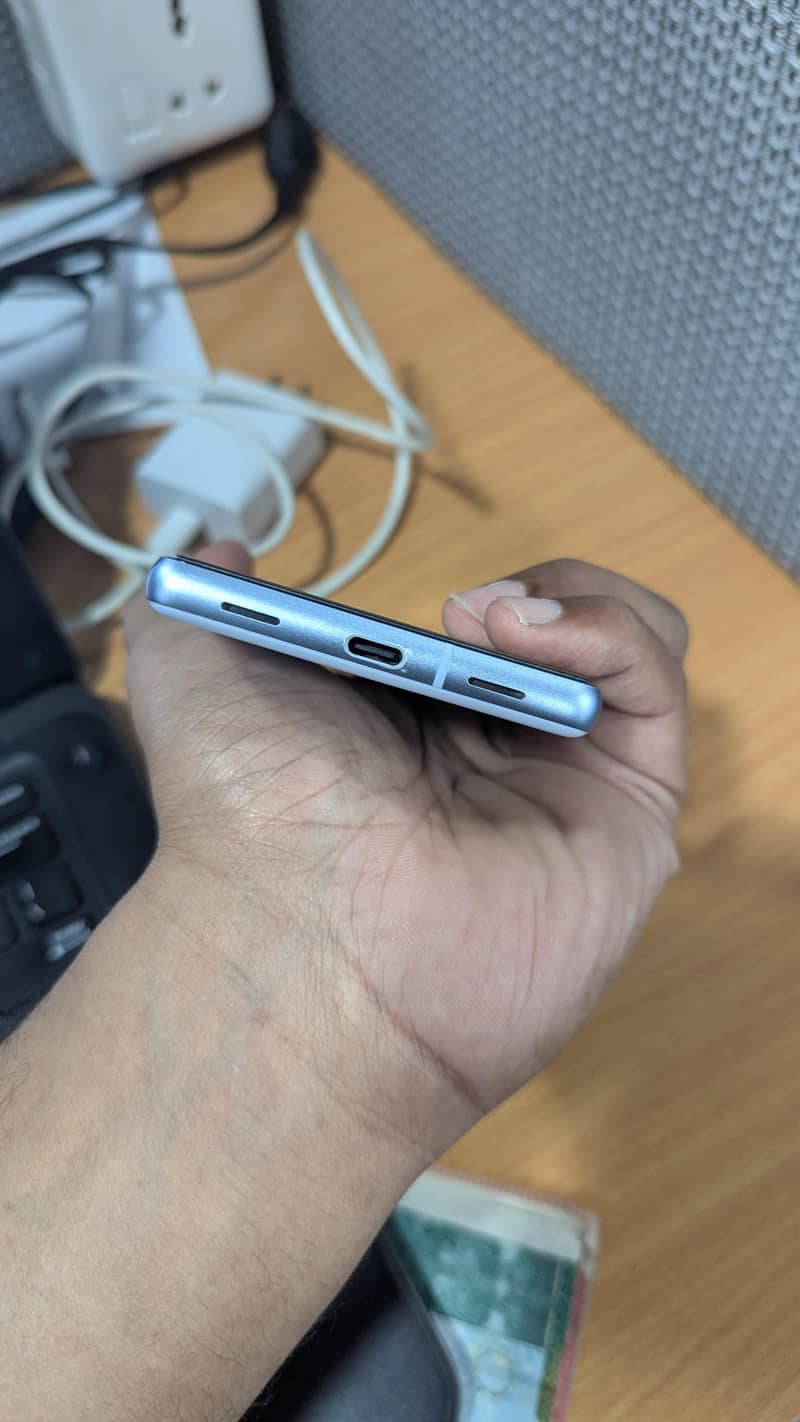 Google pixel 7a 4