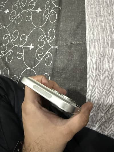 iPhone 17 Pro Max 256GB Silver – 98% Battery | EE Dual SIM |