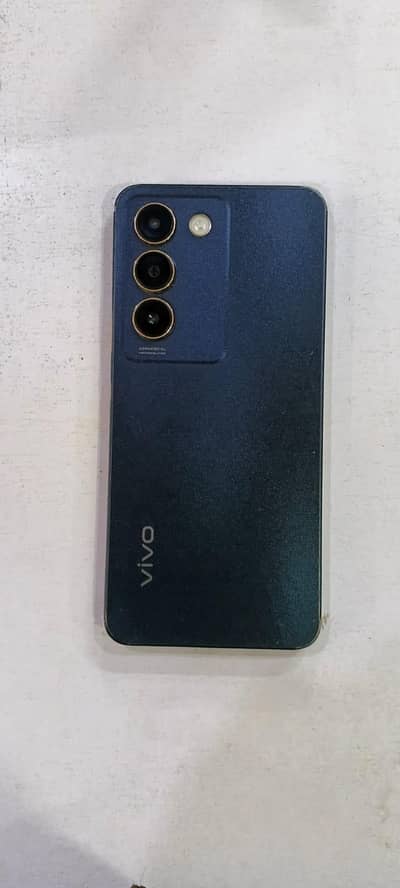 vivo y100 1 handed used minor tuch break