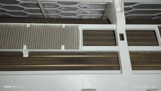 Dc inverter use 2 year  condition 10 by 10 ok gainion  gass+parts