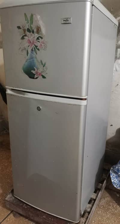 HAIER, DOUBLE DOOR FRIDGE 8CUBIC FT, MODEL 2011