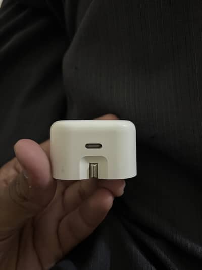 Type C adaptor of apple 20 watt