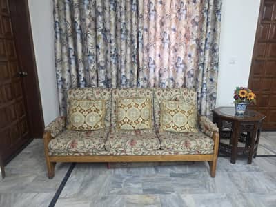 Solid Oak Wood 3 Seater Sofa for Sale. 9.5/10 condition.