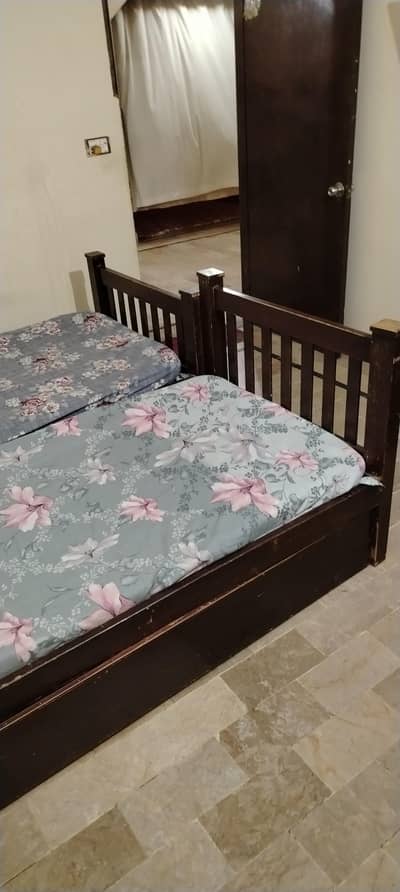3 Beds Set – 2 Single + 1 Pull-Out Bed (Space Saving)