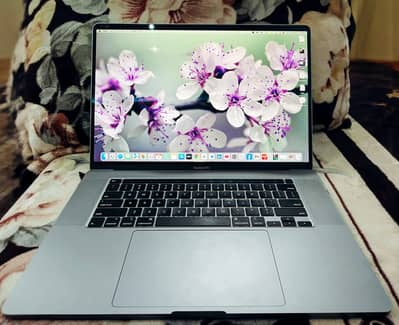 Macbook pro 2019 core i7 16 inch 32gb 1tb 4gb graphic card