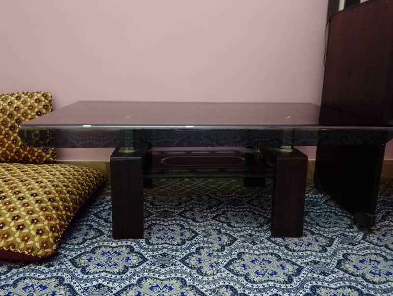 COFFEE TABLE 0