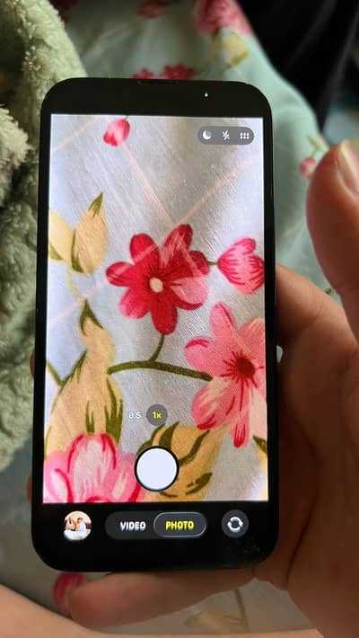 Iphone 13 midnight colour non pta jv 10/10 condition