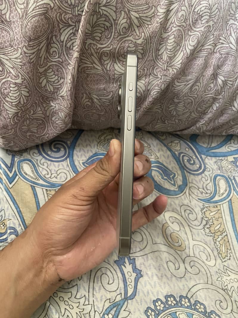 iPhone 15 pro max 1