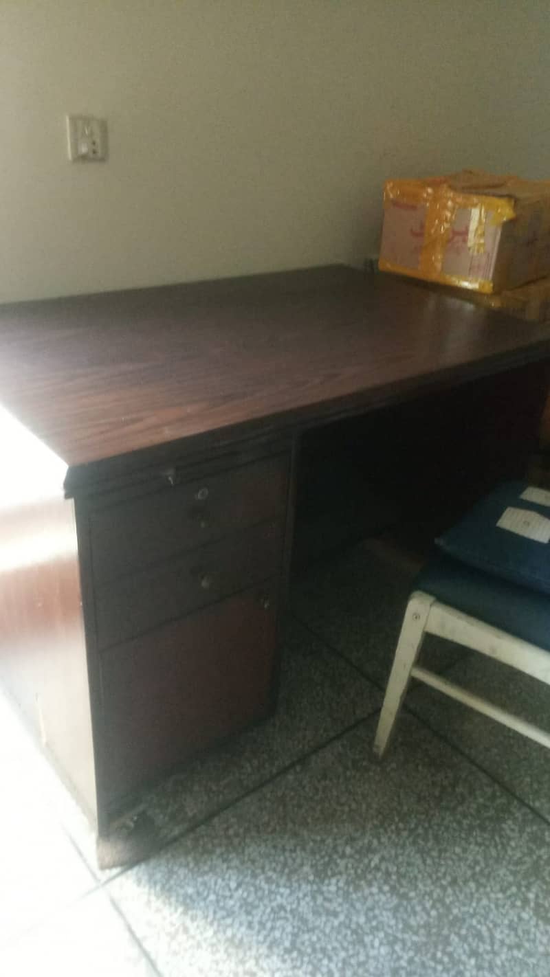 Computer Table 0