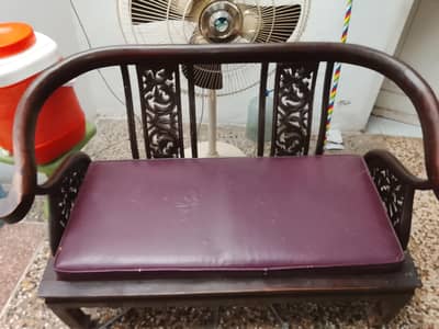 4 setter sofa good quality old wood