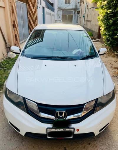 Honda city slightly used just like brand new car