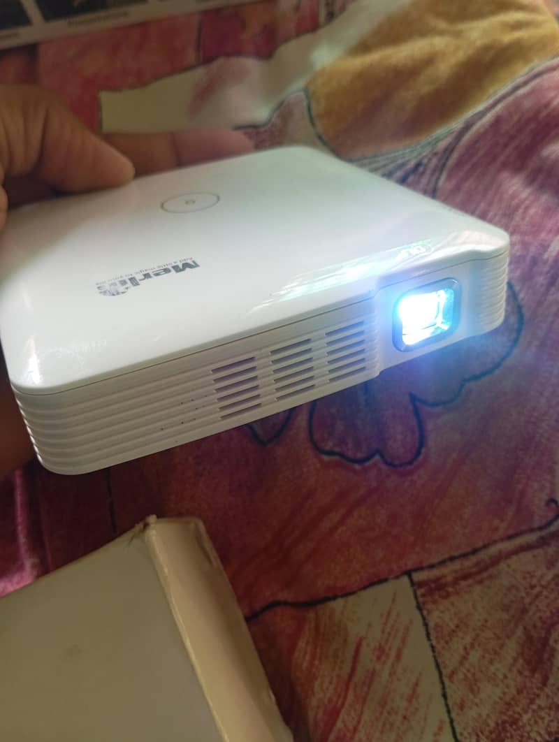 Mini Projector , Pocket Projector 4