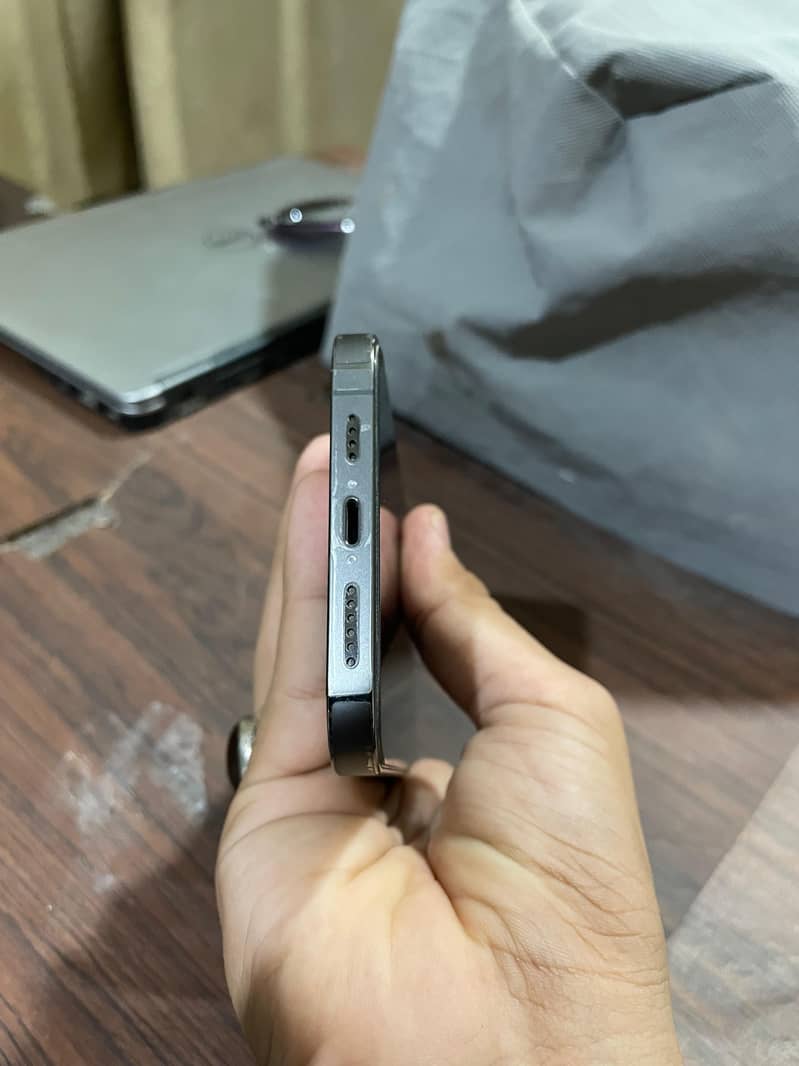 IPHONE 13 PRO MAX 4