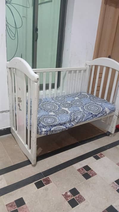 baby cot