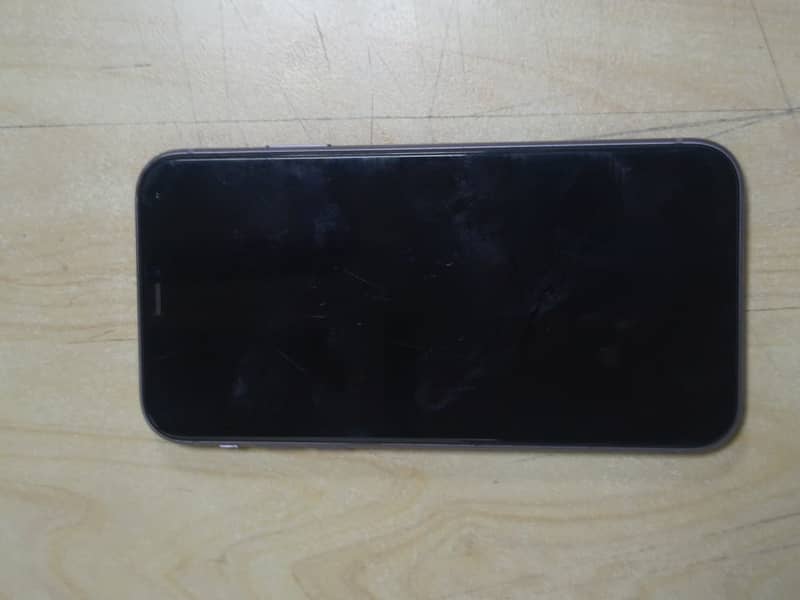 Apple iPhone 11 4