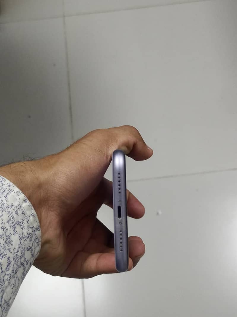 Apple iPhone 11 8