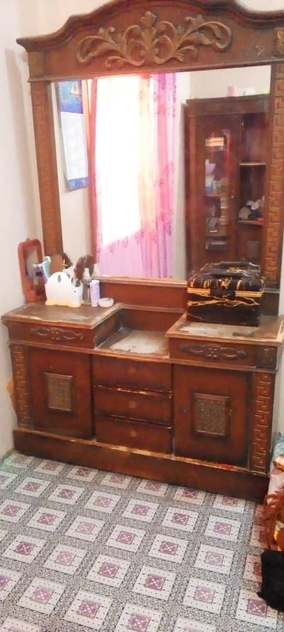 dressing table
