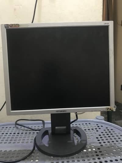 19 inch hundaye lcd moniter