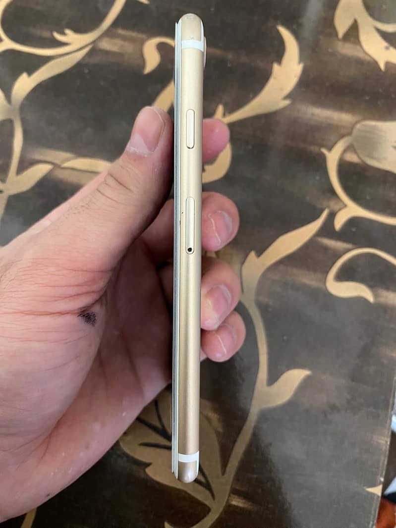 iPhone 7 3
