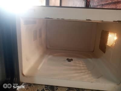 microwave oven