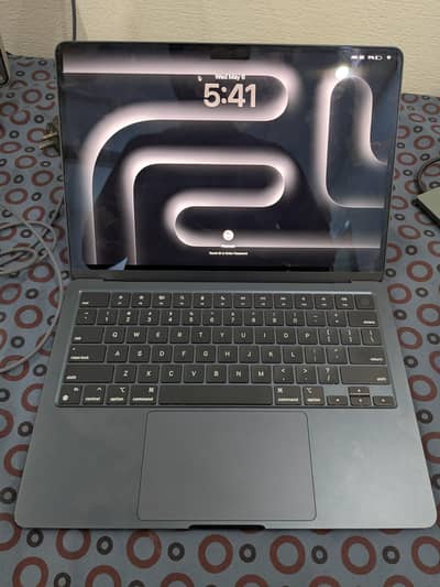 MacBook Air M2 8GB / 256GB  /92% Battery
